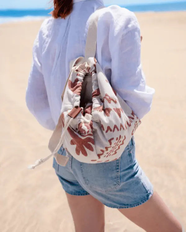 2-in-1 Convertible Beach Towel Bag