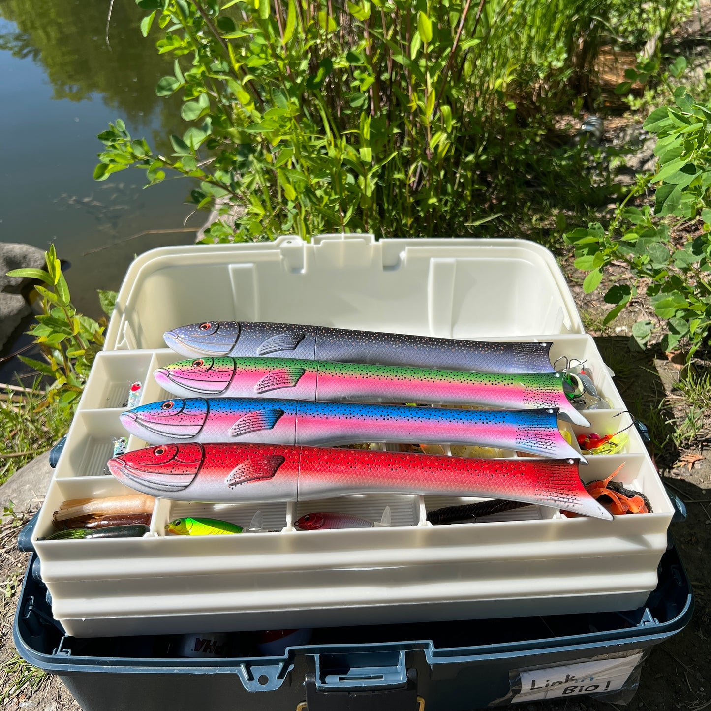 Mini fish-shaped fishing rod