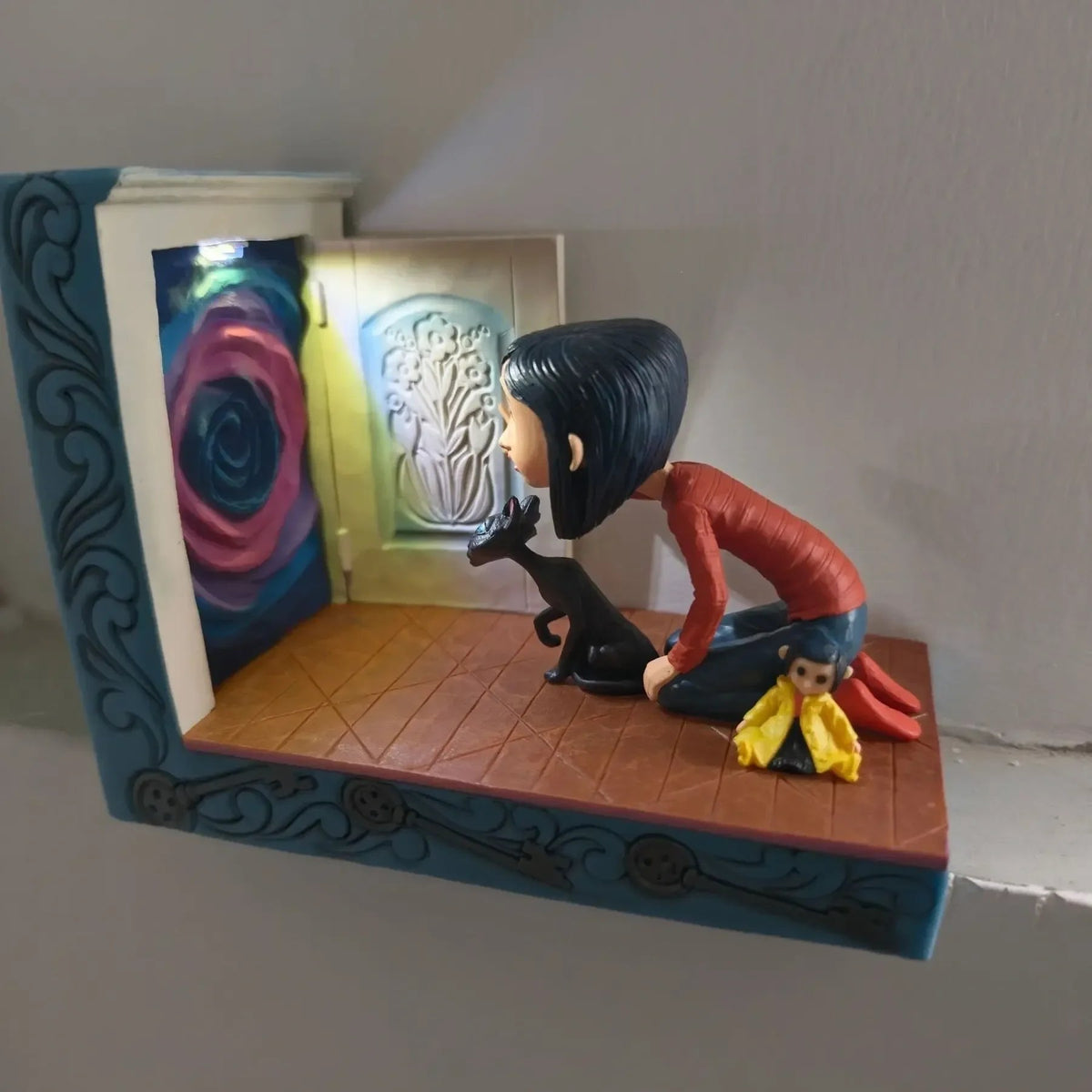 ✨Hot Sale🗝️ Secret Door Fantasy Figurine — A Tiny World of Mystery & Magic